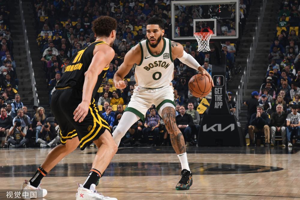 詹姆斯有着 詹姆斯有着